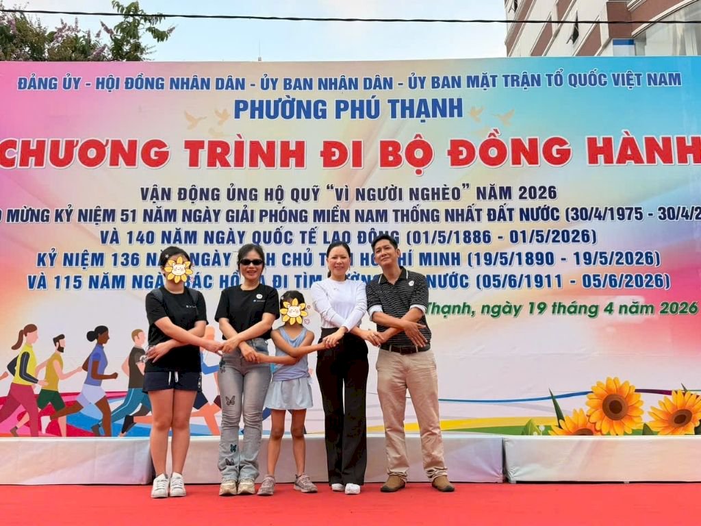 Hoa hậu Võ Thu Sương đồng hành đi bộ vì người nghèo tại Phú Thạnh, lan tỏa tinh thần nhân ái cộng đồng