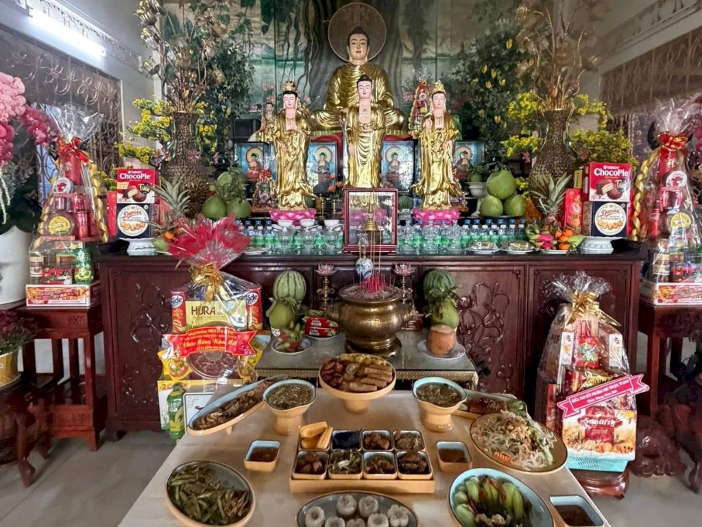 Mâm cơm cúng Phật thanh tịnh - tinh hoa ẩm thực chay từ Suong’s Food