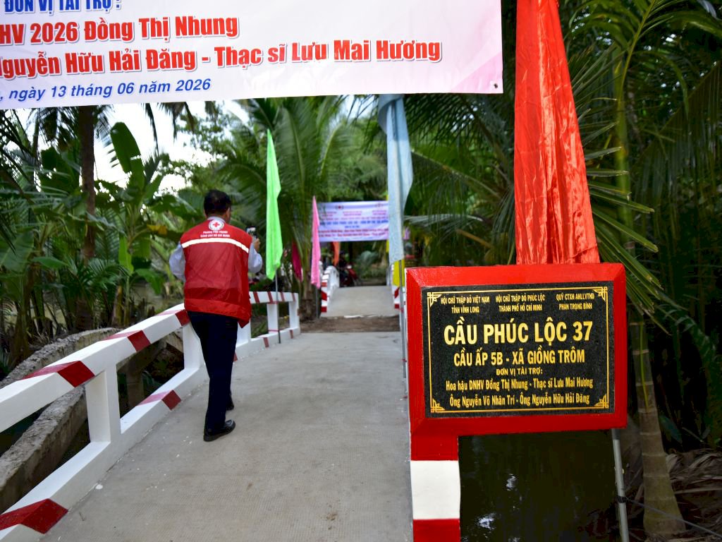 Hoa hậu Võ Thu Sương tham dự lễ khánh thành cầu Phúc Lộc 37, lan tỏa yêu thương đến cộng đồng