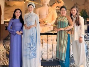Hoa hậu Võ Thu Sương - Phó Trưởng Ban Tổ Chức Hoa Hậu Doanh Nhân Hoàn Vũ 2026 trong style áo dài Nam Phương Hoàng Hậu