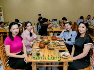 Hoa hậu Võ Thu Sương mời bạn bè, đối tác thưởng thức cơm niêu Đinh Lăng với thực đơn ngon, bổ dưỡng vì sức khỏe