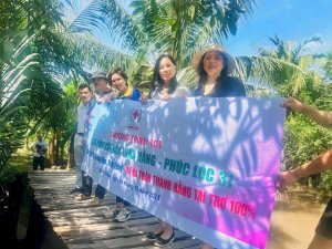Hoa hậu Võ Thu Sương tại Chương trình 101: Khởi công cầu Luna Hằng - Phúc Lộc số 31 - ấp 5B, xã Giồng Tôm, Vĩnh Long