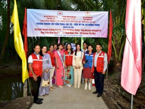 Hoa hậu Võ Thu Sương tiếp tục hành trình thiện nguyện với công trình cầu Phúc Lộc 35 - cầu ấp 5B, xã Giồng Trôm, tỉnh Vĩnh Long