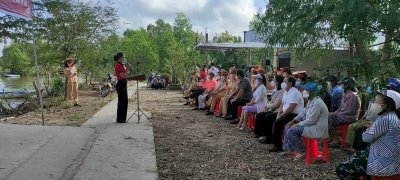 Võ Thu Sương Hoa hậu Cầu Đường hoàn thành cây cầu giao thông nông thôn Liên xã tại Cà Mau 