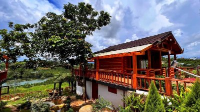 Đăng ký chương trình Hẹn Ăn Trưa chuyển qua buổi tối cùng Hoa hậu Võ Thu Sương tại biệt thự gỗ view hồ Bảo Lộc