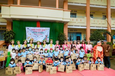 Hoa hậu doanh nhân Võ Thu Sương chia sẻ làm từ thiện dễ hay khó