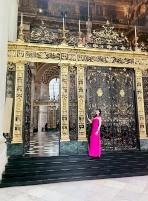 Đại sứ Hoa hậu Thế giới Doanh nhân 2022- 2027 Võ Thu Sương mang áo dài  đi du lịch Around the World 35 quốc gia 