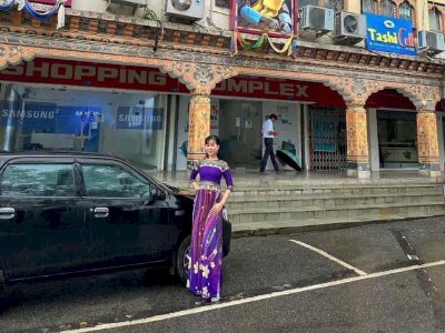 Hoa hậu Doanh nhân Võ Thu Sương quảng bá hình ảnh áo dài tại các điểm đến du lịch nổi tiếng thế giới