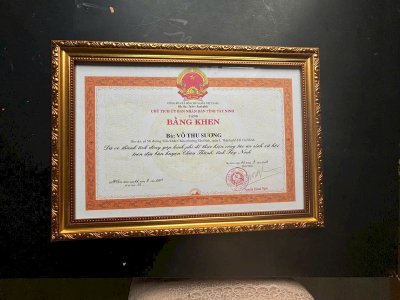 Bằng khen Chủ tịch UBND tỉnh Tây Ninh: Bà Võ Thu Sương đã có thành tích đóng góp kinh phí thực hiện công tác an sinh xã hội tại huyện Châu Thành, tỉnh Tây Ninh