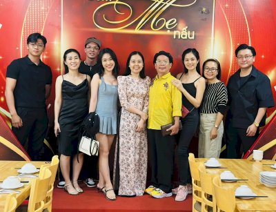 Hoa hậu Võ Thu Sương nhận lời cảm ơn từ Đại sứ Ẩm thực Toàn cầu Arnold Đặng Trung Hiếu