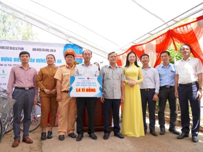 Báo Thanh Niên, CSGT TP.HCM cùng nhà tài trợ hoa hậu doanh nhân Thu Sương khởi công cầu 1,4 tỉ đồng sát Campuchia