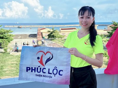 Hoa hậu Võ Thu Sương mang thiện nguyện Phúc Lộc đến với Trường Sa