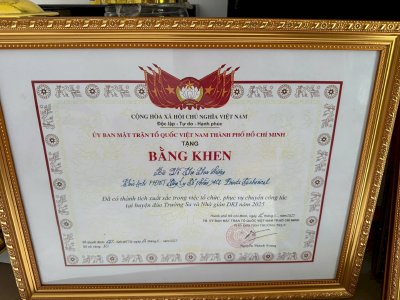 Hoa hậu Võ Thu Sương nhận bằng khen trong việc tổ chức, phục vụ chuyến công tác tại huyện đảo Trường Sa và Nhà giàn DKI