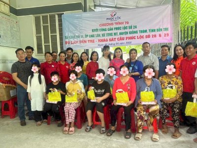 Hoa hậu Võ Thu Sương tại Chương trình 70: Khởi công cầu Phúc Lộc số 24 Tổ NDTQ số 14, ấp Linh Lân, xã Long Mỹ, huyện Giồng Trôm, tỉnh Bến Tre