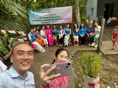 Hoa hậu Võ Thu Sương tại Lễ khánh thành Cầu Phúc Lộc số 25 - ấp Hưng An Tây, xã Hưng Nhượng, huyện Giồng Tôm, tỉnh Bến Tre