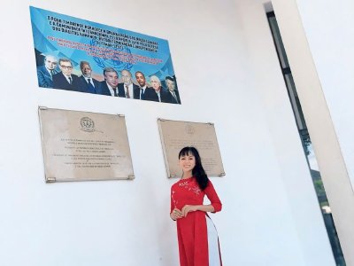 Hoa hậu Võ Thu Sương tham quan Văn khố và Bảo tàng Kháng chiến Đông Timor tại Dili