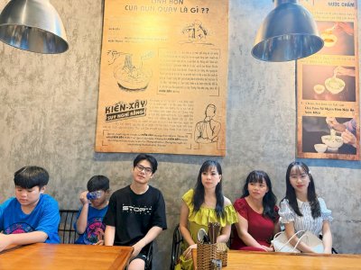 Hoa hậu Võ Thu Sương check-in & thưởng thức Bún Quậy Kiến Xây – Đặc sản Phú Quốc