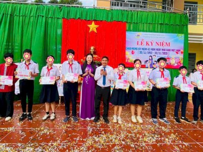 Quỹ học bổng Hoa hâu Võ Thu Sương – 25 suất học bổng 3tr đã được gửi trao