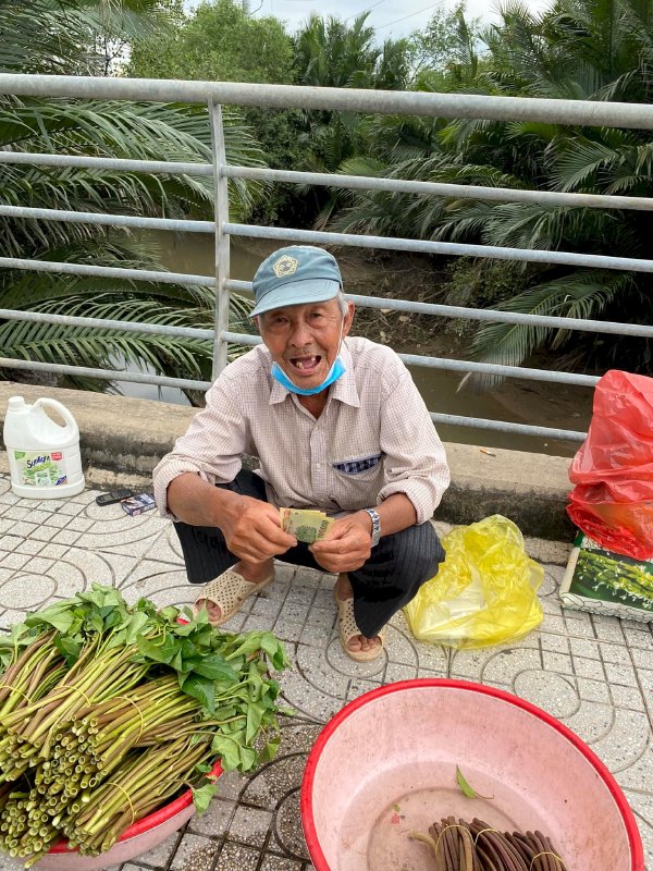 hoa-hau-100-nghin-vo-thu-suong-tang-cho-800-nguoi-dan-trong-chuong-trinh-thien-nguyen-trao-di-yeu-thuong