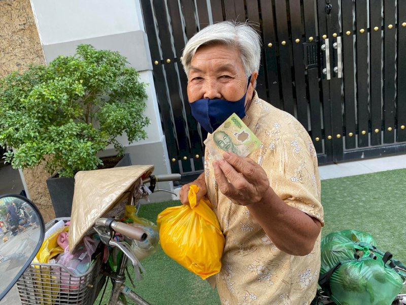 Hoa hậu doanh nhân Võ Thu Sương biết ơn vì mình có cơ hội cho mỗi người 100 nghìn đồng 