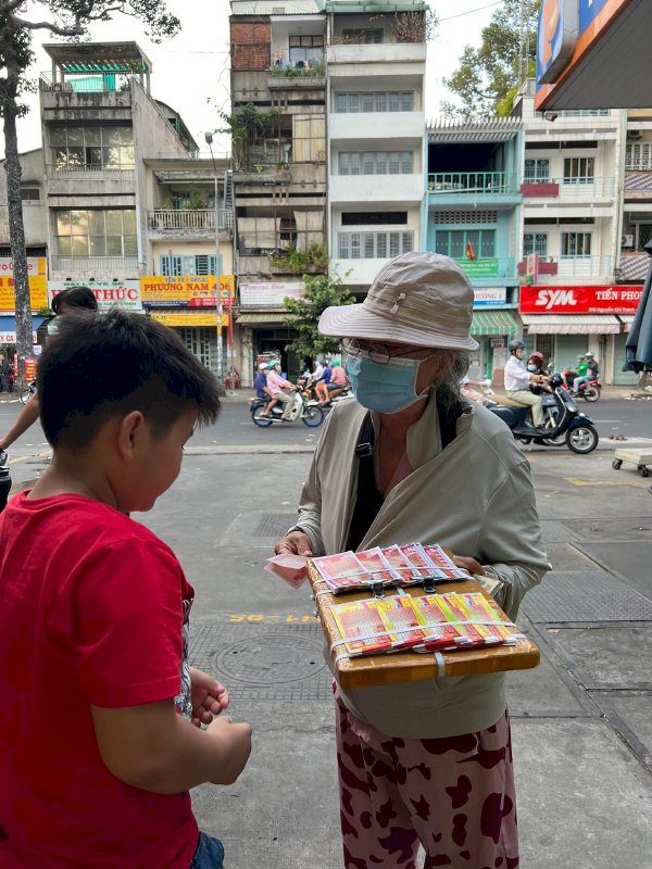 Quà tặng yêu thương từ hoa hậu Võ Thu Sương