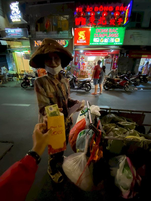 Hoa hậu Võ Thu Sương Lan tỏa yêu thương