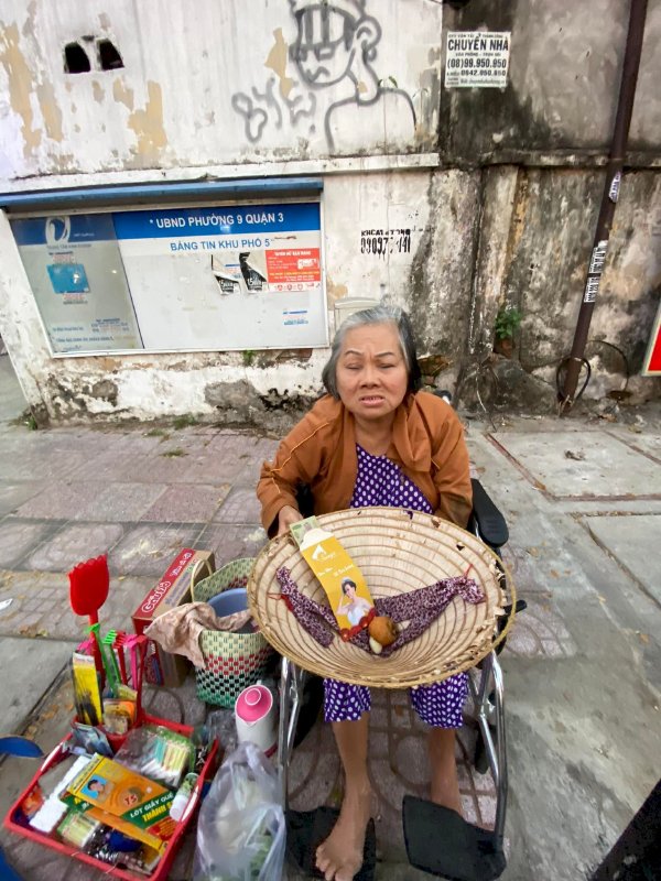 Hoa hậu Võ Thu Sương Lan tỏa yêu thương 