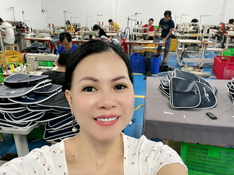 Cách làm từ thiện cuả CEO Miss Happy Land Võ Thu Sương trao niềm vui cho người già là được gieo hạt hạnh phúc