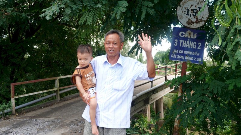 Báo Thanh Niên, CSGT TP.HCM cùng  Hoa hậu Võ Thu Sương và cácnhà tài trợ khởi công cầu 1,4 tỉ đồng ở Long An sát Campuchia