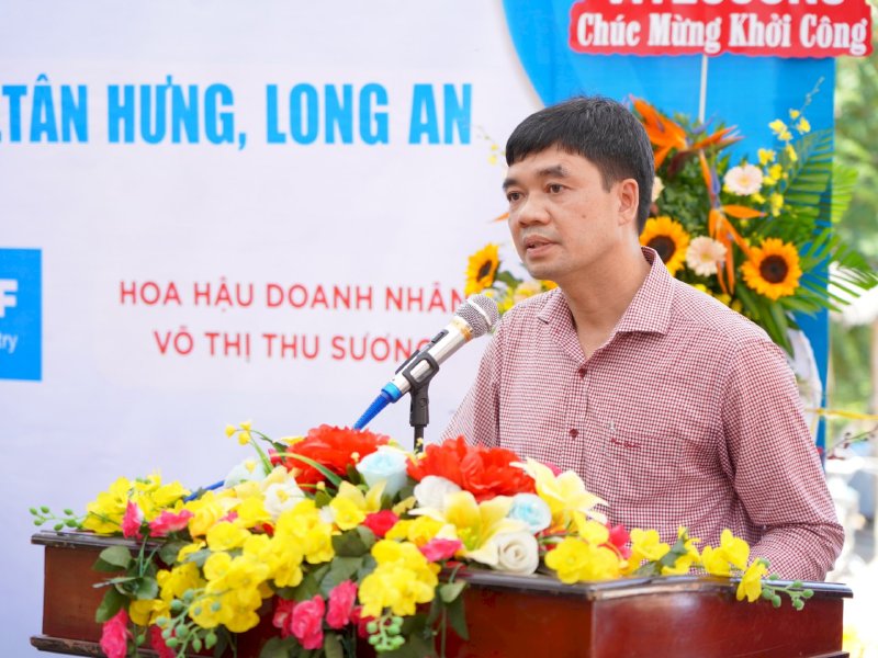 Báo Thanh Niên, CSGT TP.HCM cùng  Hoa hậu Võ Thu Sương và cácnhà tài trợ khởi công cầu 1,4 tỉ đồng ở Long An sát Campuchia