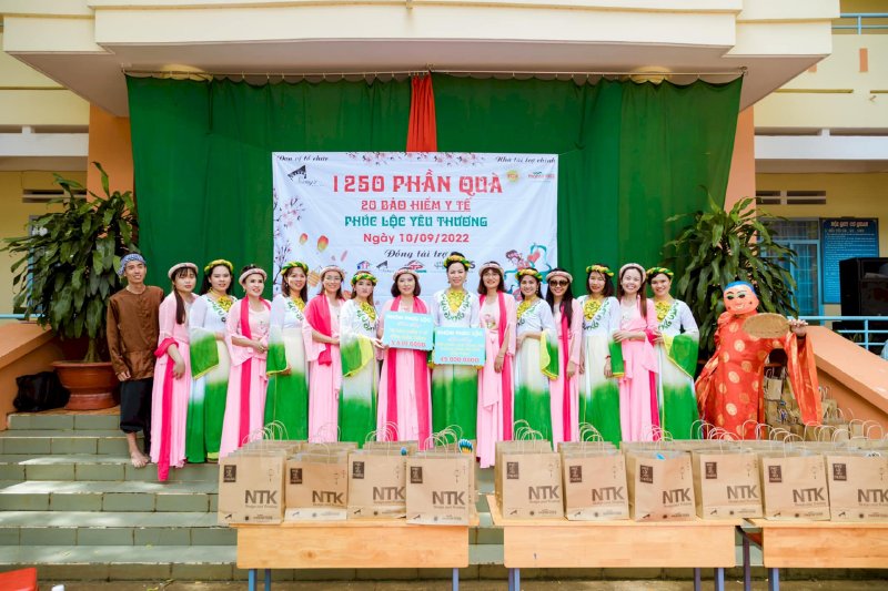 Hoa hậu doanh nhân Võ Thu Sương chia sẻ làm từ thiện dễ hay khó