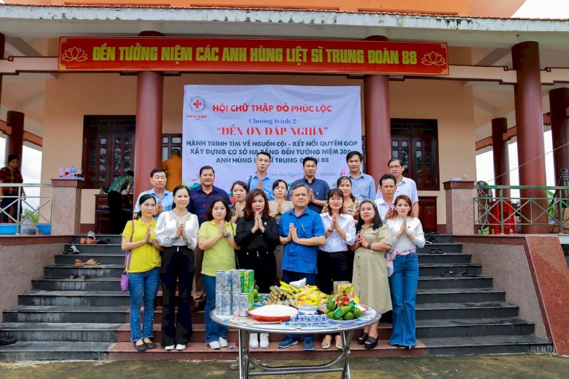  Hội Chữ Thập Đỏ Phúc Lộc với chương trình Đền ơn đáp nghĩa nhằm tưởng nhớ, tri ân và kêu gọi quyên góp ủng hộ tu sửa Đền Liệt sĩ trung đoàn 88.