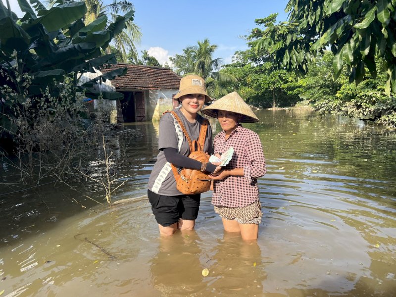 Thương về miền Trung (bão Noru) nhật kí từ Đại sứ Hoa hậu Doanh nhân Thế Giới Võ Thu Sương - chủ tịch Hội chữ thập đỏ Phúc Lộc