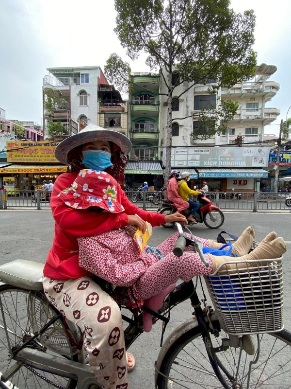 Hơn 1000 hoàn cảnh người lao động khó khăn nhận phong bì Lan Tỏa Yêu Thương từ Võ Thu Sương Đại sứ Hoa Hậu Thế Giới Doanh Nhân