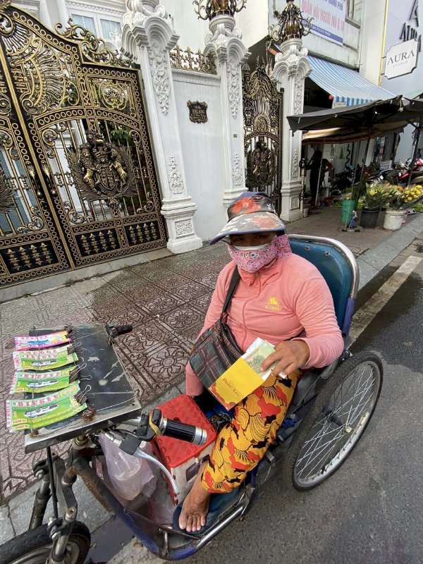 Hơn 1000 hoàn cảnh người lao động khó khăn nhận phong bì Lan Tỏa Yêu Thương từ Võ Thu Sương Đại sứ Hoa Hậu Thế Giới Doanh Nhân