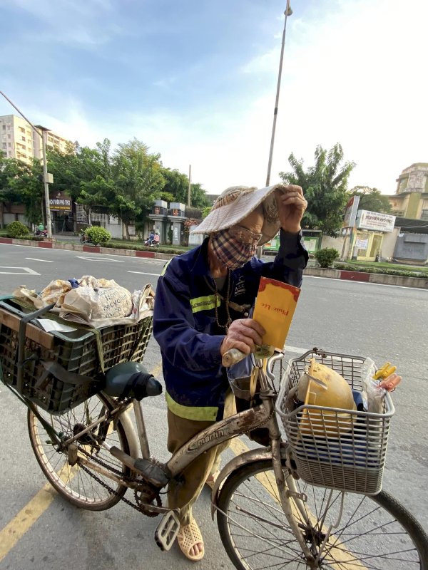 Hơn 1000 hoàn cảnh người lao động khó khăn nhận phong bì Lan Tỏa Yêu Thương từ Võ Thu Sương Đại sứ Hoa Hậu Thế Giới Doanh Nhân