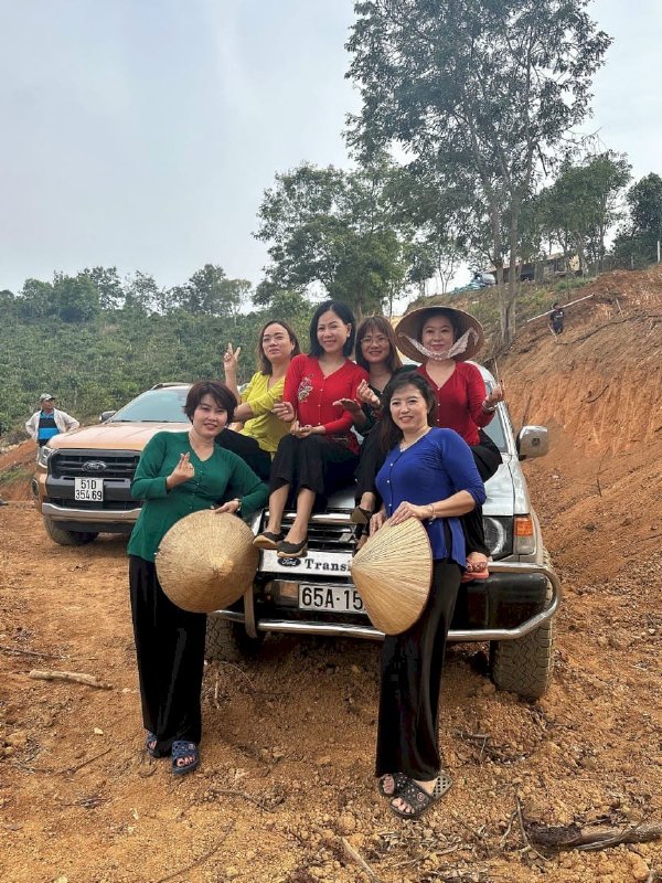 Farm Organic vegetables Miss Happy Land - Miss World Business Vo Thu Suong