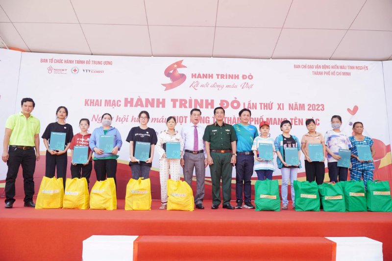 Đại Sứ Nhân Ái Việt Nam Võ Thu Sương với vai trò Đại sứ hành trình đỏ 2023 phong trào hiến máu tình nguyện