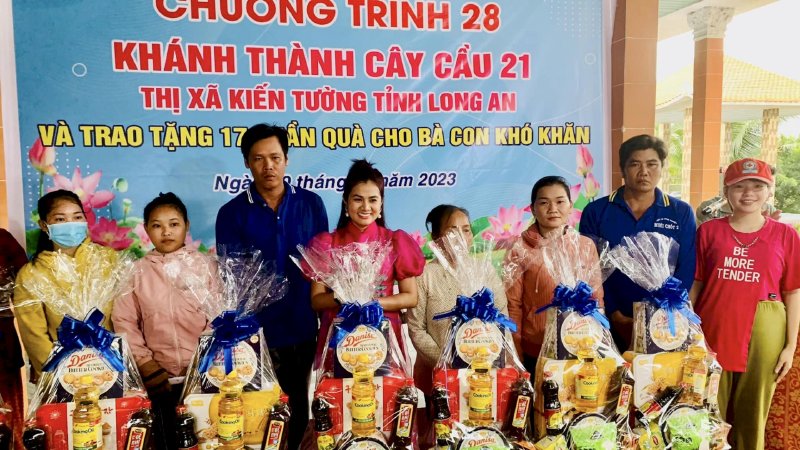 Hoa hậu Võ Thu Sương tham gia khánh thành xây cầu thứ 21 cùng Hội Chữ Thập Đỏ Phúc Lộc