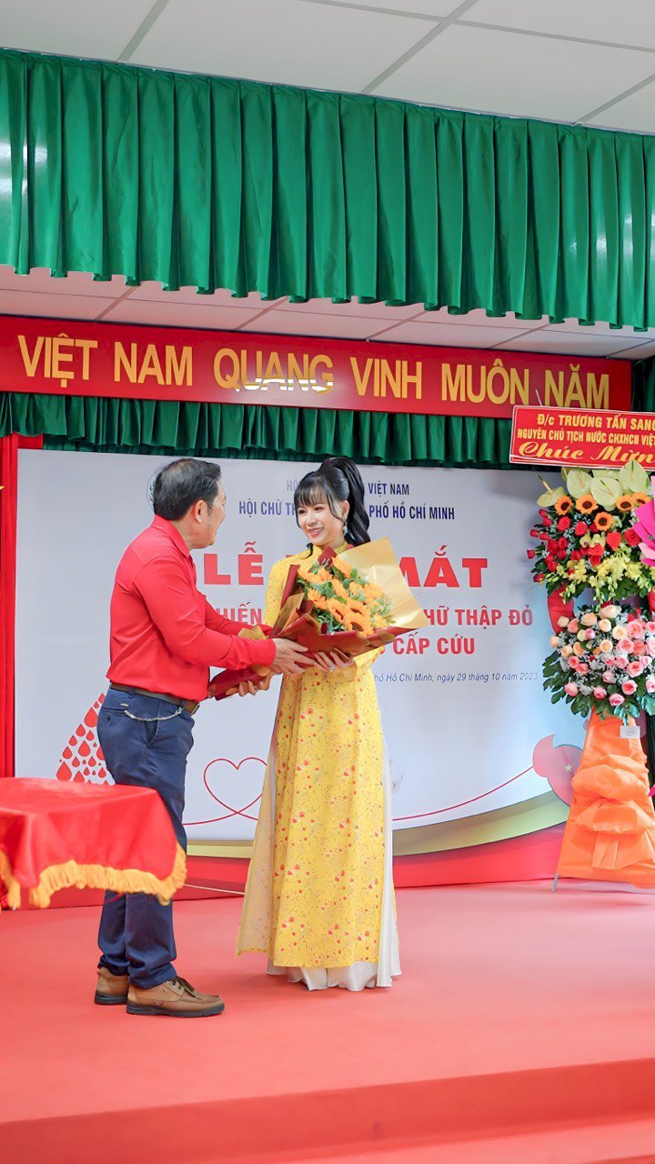 Đại sứ Hoa hậu Võ Thu Sương và Hội Chữ thập đỏ Phúc Lộc tài trợ buổi khai trương điểm hiến máu cố định tại trụ sở 466 Nguyễn Thị Minh Khai