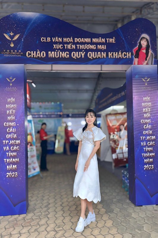 Hoa hậu Võ Thu Sương tạo sức hút mạnh mẽ tại Hội nghị Kết Nối Cung Cầu 2023 với 31 gian hàng đa dạng sản phẩm