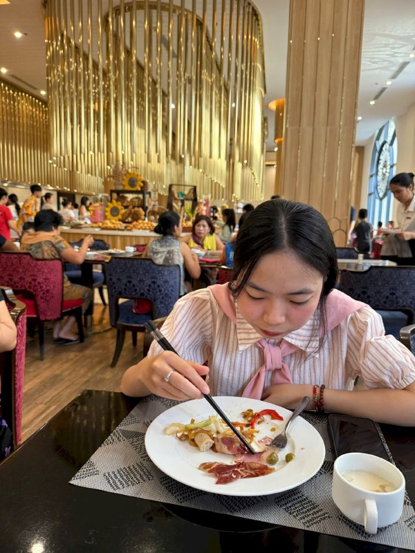 Hoa hậu Võ Thu Sương lựa chọn VinHolidays Fiesta Phú Quốc cho kỳ nghỉ cùng gia đình - Ảnh: 5