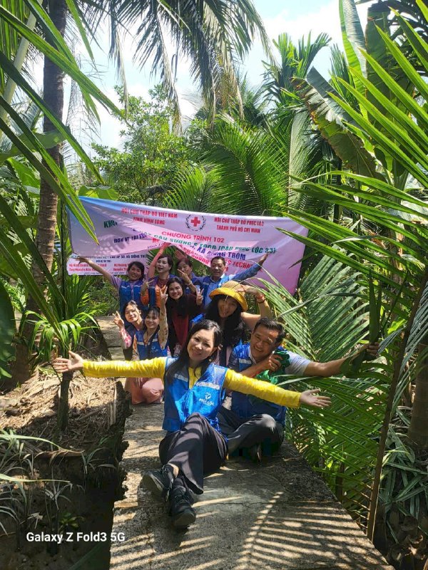 Hoa hậu Võ Thu Sương lan tỏa thông điệp xây cầu - kết nối yêu thương, tạo phước đức và tương lai bền vững cho cộng đồng - Ảnh: 2