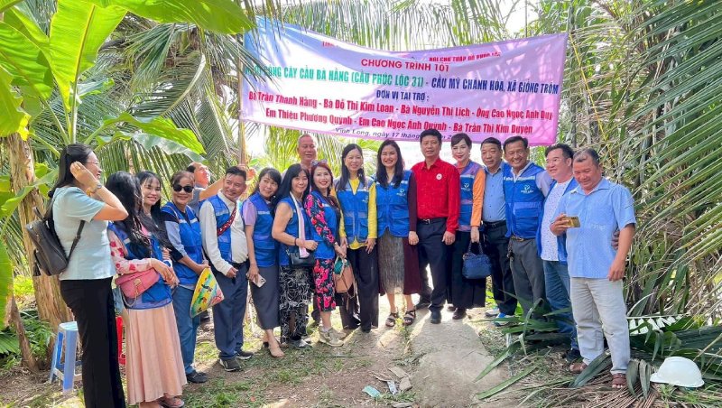 Hoa hậu Võ Thu Sương lan tỏa thông điệp xây cầu - kết nối yêu thương, tạo phước đức và tương lai bền vững cho cộng đồng - Ảnh: 6