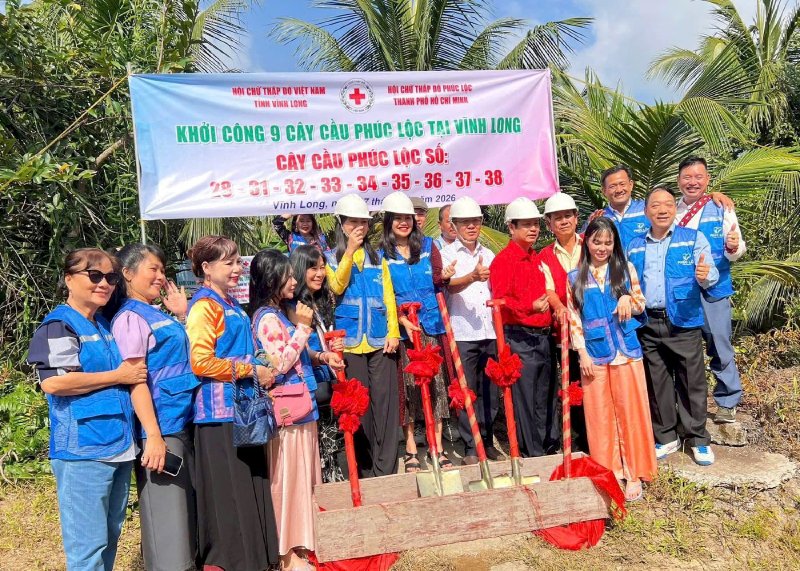 Hoa hậu Võ Thu Sương lan tỏa thông điệp xây cầu - kết nối yêu thương, tạo phước đức và tương lai bền vững cho cộng đồng - Ảnh: 3