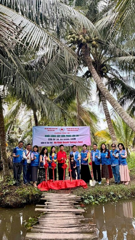 Hoa hậu Võ Thu Sương lan tỏa thông điệp xây cầu - kết nối yêu thương, tạo phước đức và tương lai bền vững cho cộng đồng - Ảnh: 8