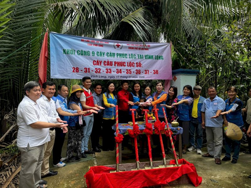 Hoa hậu Võ Thu Sương lan tỏa thông điệp xây cầu - kết nối yêu thương, tạo phước đức và tương lai bền vững cho cộng đồng - Ảnh: 10